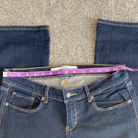 Abercrombie & Fitch Bootcut Jeans – Size 28x33 (6R) - Picture 3 of 9